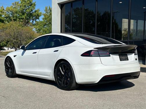 2022 Tesla Model S Plaid