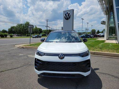 2025 Volkswagen Tiguan 2.0T SE R-Line Black 4MOTION