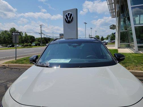 2025 Volkswagen Tiguan 2.0T SE R-Line Black 4MOTION