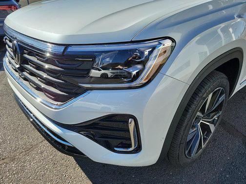 2025 Volkswagen Atlas Cross Sport 2.0T SEL Premium