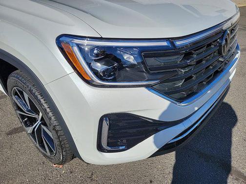 2025 Volkswagen Atlas Cross Sport 2.0T SEL Premium