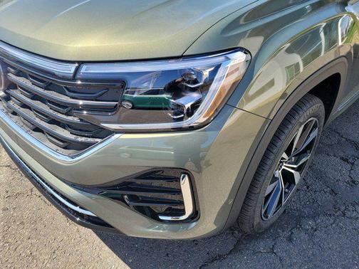 2025 Volkswagen Atlas 2.0T SEL Premium R-Line 4MOTION
