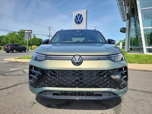 2025 Volkswagen Tiguan 2.0T SE R-Line Black 4MOTION