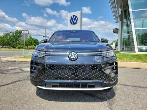 2025 Volkswagen Tiguan 2.0T SEL R-Line 4MOTION