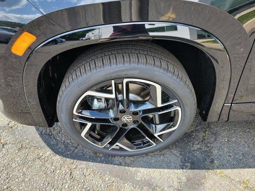 2025 Volkswagen Tiguan 2.0T SEL R-Line 4MOTION
