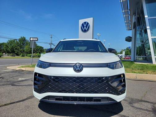 2025 Volkswagen Tiguan 2.0T SE R-Line Black 4MOTION