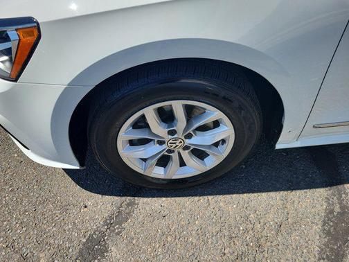 2016 Volkswagen Passat 1.8T S