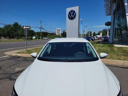 2016 Volkswagen Passat 1.8T S
