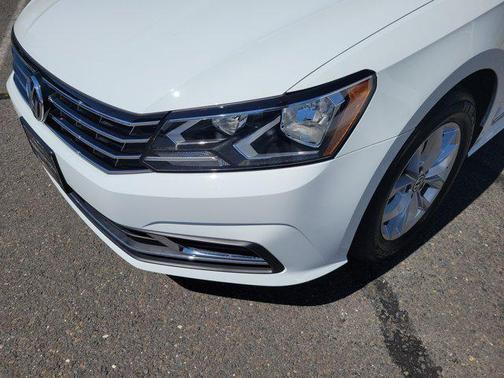 2016 Volkswagen Passat 1.8T S