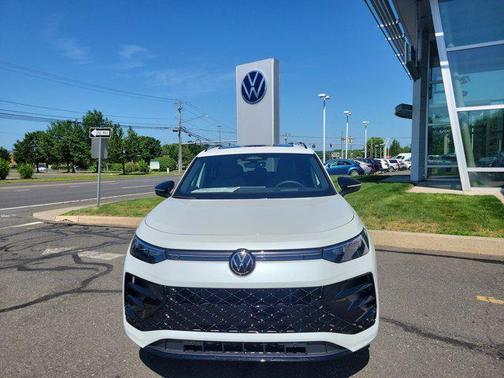 2025 Volkswagen Tiguan 2.0T SE R-Line Black 4MOTION
