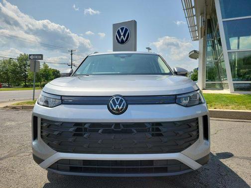 2025 Volkswagen Tiguan 2.0T SE 4MOTION