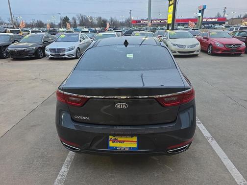 2017 Kia Cadenza Premium