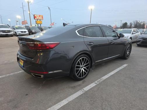 2017 Kia Cadenza Premium
