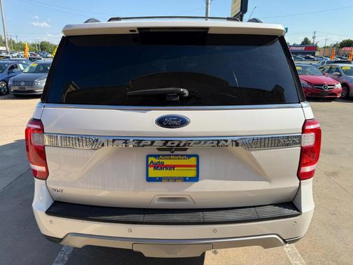 White 2019 Ford Expedition Max XLT