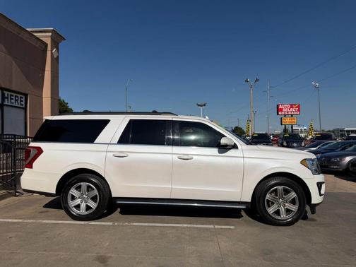White 2019 Ford Expedition Max XLT