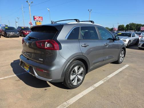 Gray 2018 Kia Niro EX