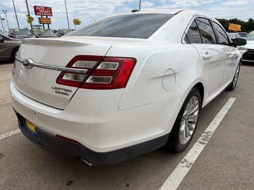 White 2014 Ford Taurus Limited