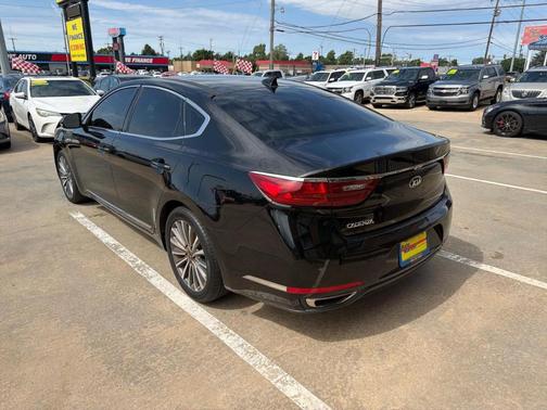 Black 2017 Kia Cadenza Premium