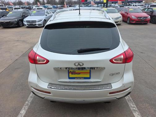 2016 INFINITI QX50 Base