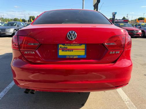 Red 2012 Volkswagen Jetta SE