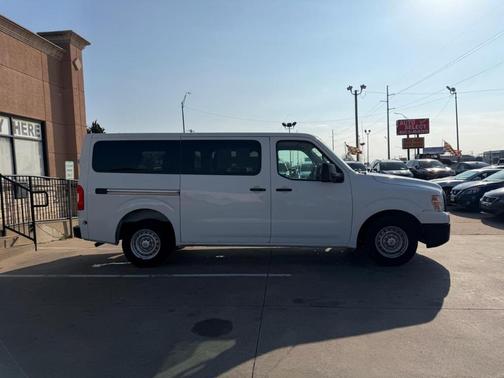 2014 Nissan NV Passenger NV3500 HD S V6/S V8