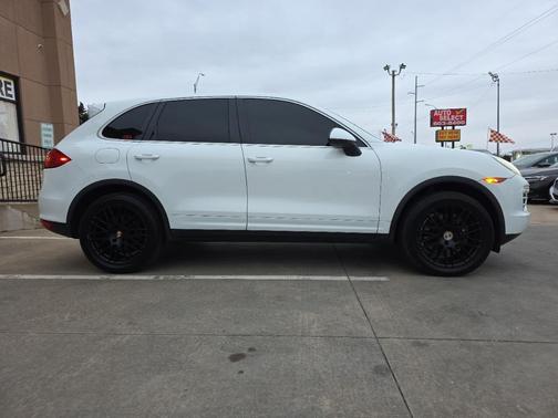 2014 Porsche Cayenne Platinum Edition