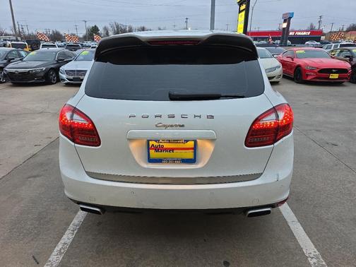 2014 Porsche Cayenne Platinum Edition