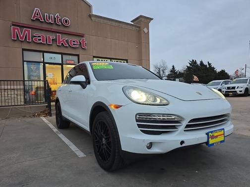 2014 Porsche Cayenne Platinum Edition