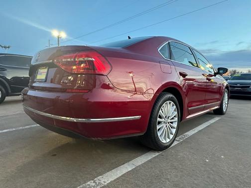 2016 Volkswagen Passat 1.8T SE