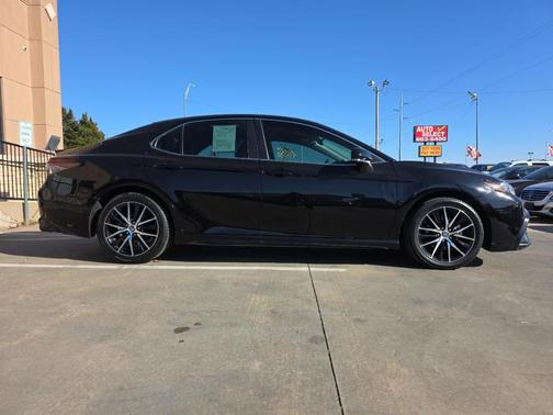 2024 Toyota Camry SE Nightshade