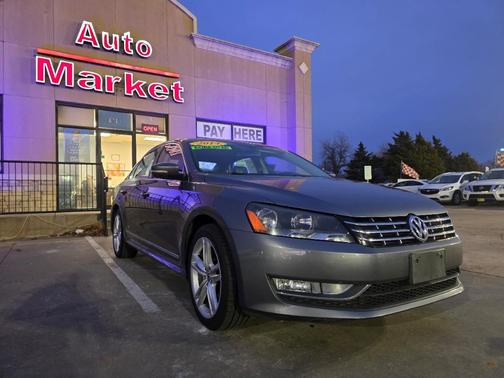 2014 Volkswagen Passat 2.0L TDI DSG SE w/Sunroof & Nav