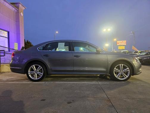 2014 Volkswagen Passat 2.0L TDI DSG SE w/Sunroof & Nav