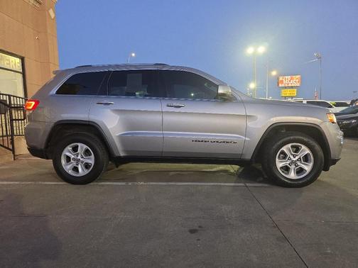 2017 Jeep Grand Cherokee Laredo