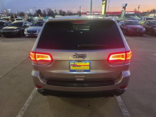 2017 Jeep Grand Cherokee Laredo