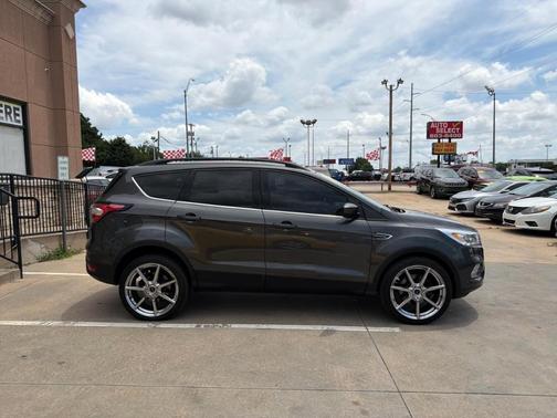 Black 2018 Ford Escape SEL