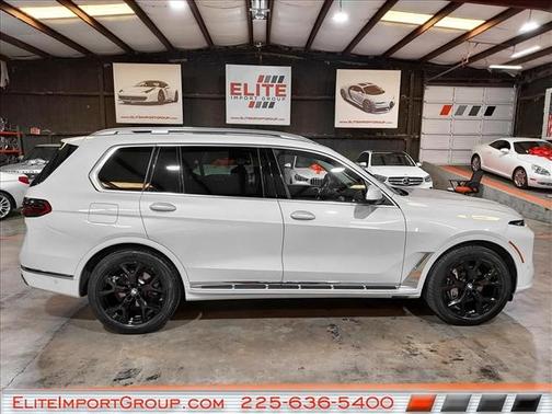Mineral White Metallic 2025 BMW X7 xDrive40i