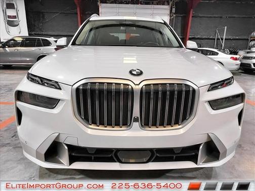 Mineral White Metallic 2025 BMW X7 xDrive40i