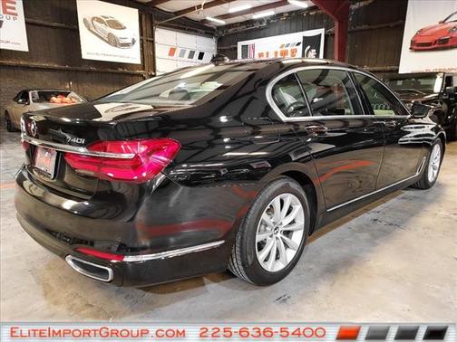 2018 BMW 740 740i
