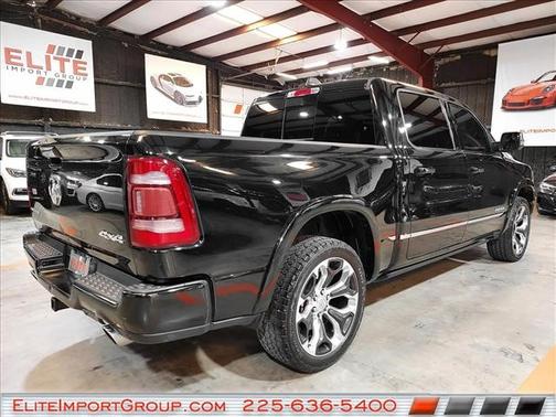 Diamond Black Crystal Pearlcoat 2020 RAM 1500 Limited