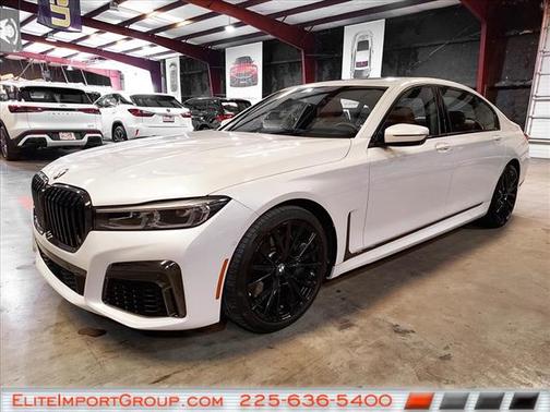 2022 BMW 740 i