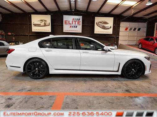 2022 BMW 740 i