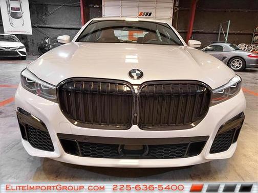 2022 BMW 740 i