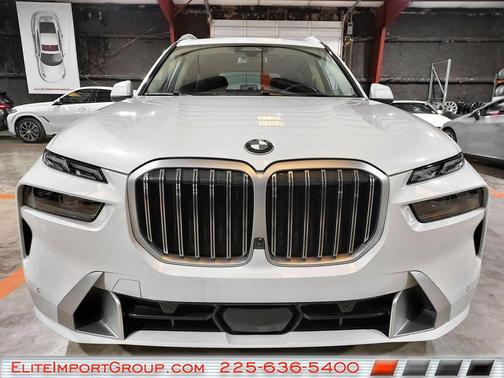 Mineral White Metallic 2025 BMW X7 xDrive40i