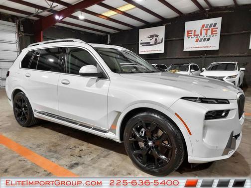 Mineral White Metallic 2025 BMW X7 xDrive40i