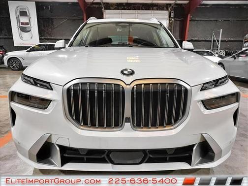 Mineral White Metallic 2025 BMW X7 xDrive40i