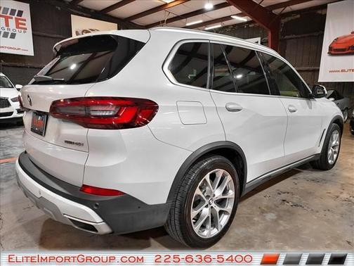 Mineral White Metallic 2021 BMW X5 sDrive40i