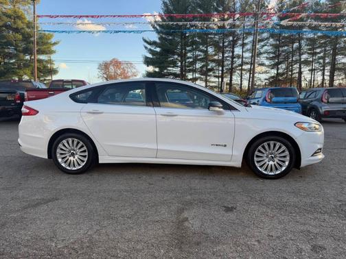 2013 Ford Fusion Hybrid SE