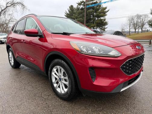 2020 Ford Escape SE
