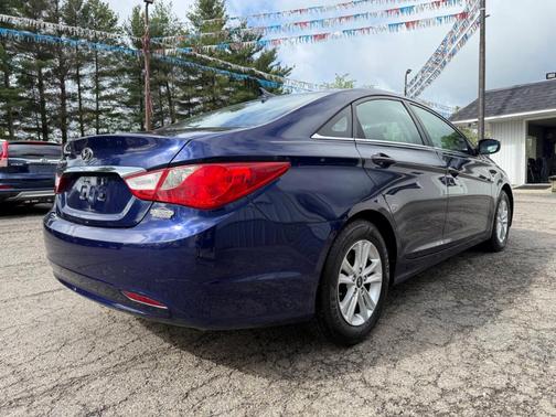 2011 Hyundai SONATA GLS