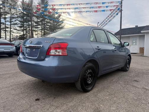 2012 Toyota Yaris Base